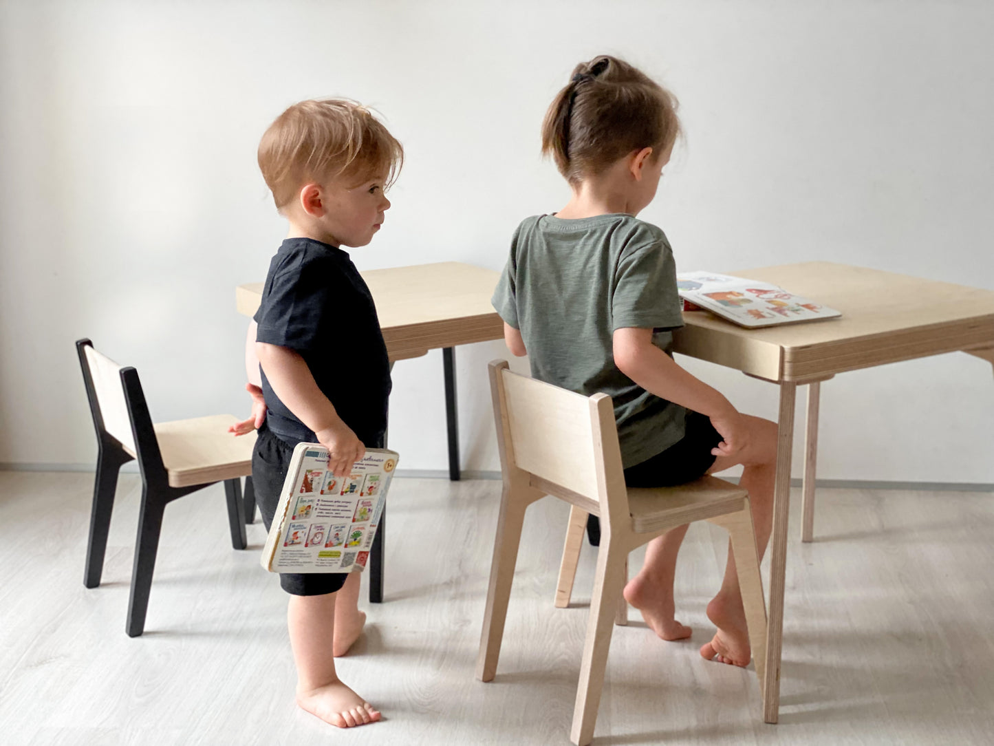 Table with Drawer and Chair for 1,5 to 8 years kids
