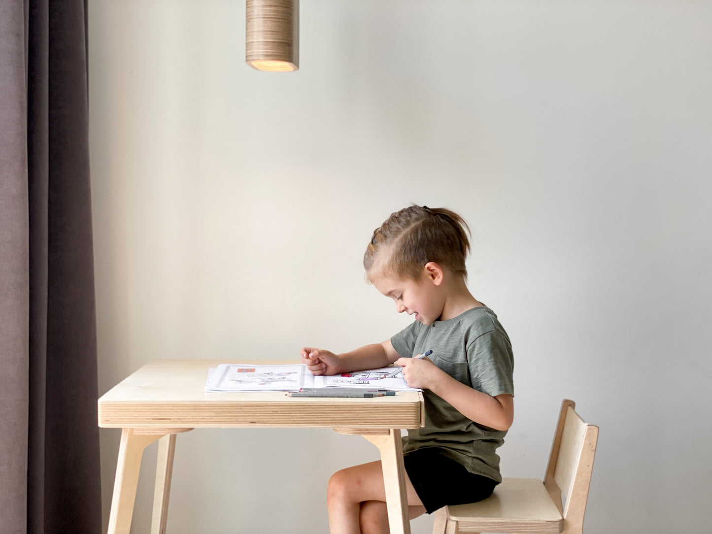 Table with Drawer and Chair for 1,5 to 8 years kids